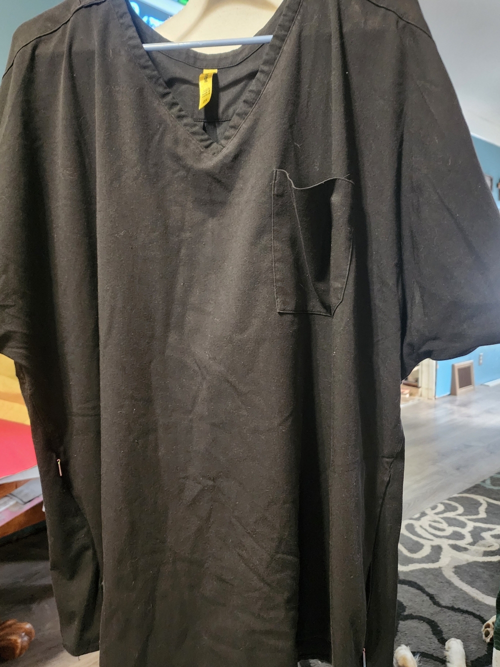 Women’s Black V-Neck Short Sleeve Pocket Tee Scrub/Medical  Sz 2X